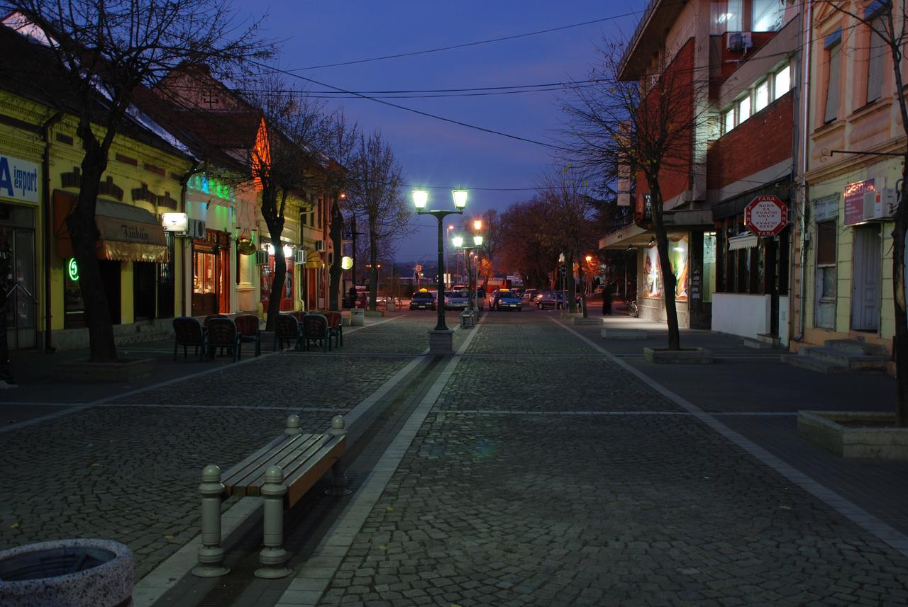 Atrijum Apartments And Rooms Kladovo Dış mekan fotoğraf