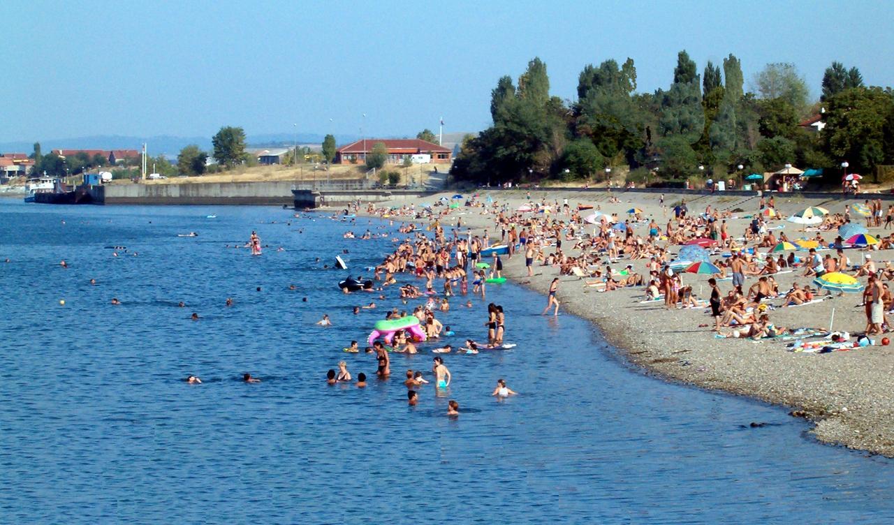 Atrijum Apartments And Rooms Kladovo Dış mekan fotoğraf